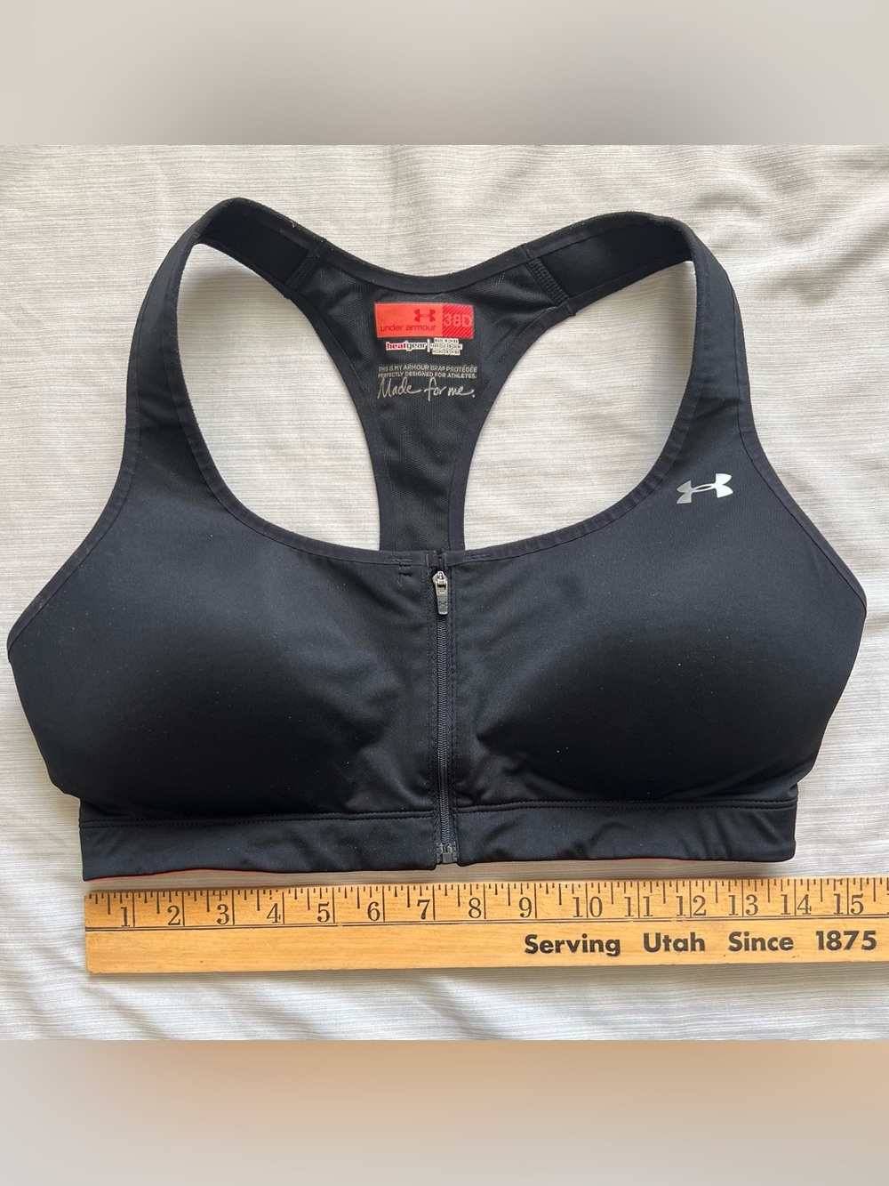 Under Armour HeatGear Sports Bra Women 38D Black Front Zip Racerback Athletic